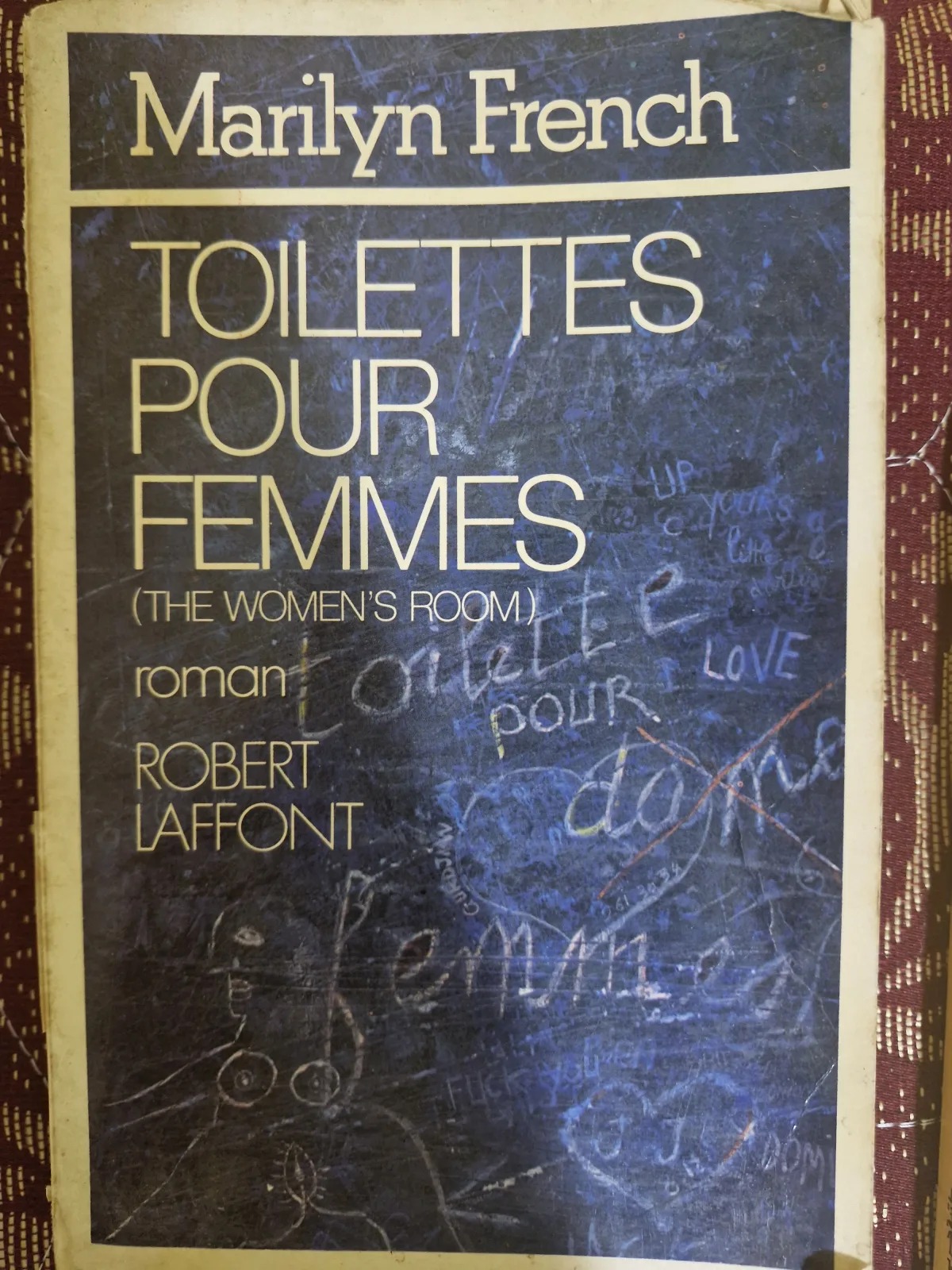 Photo 1 de Toiltes pour femmes ecrire par marliyn french