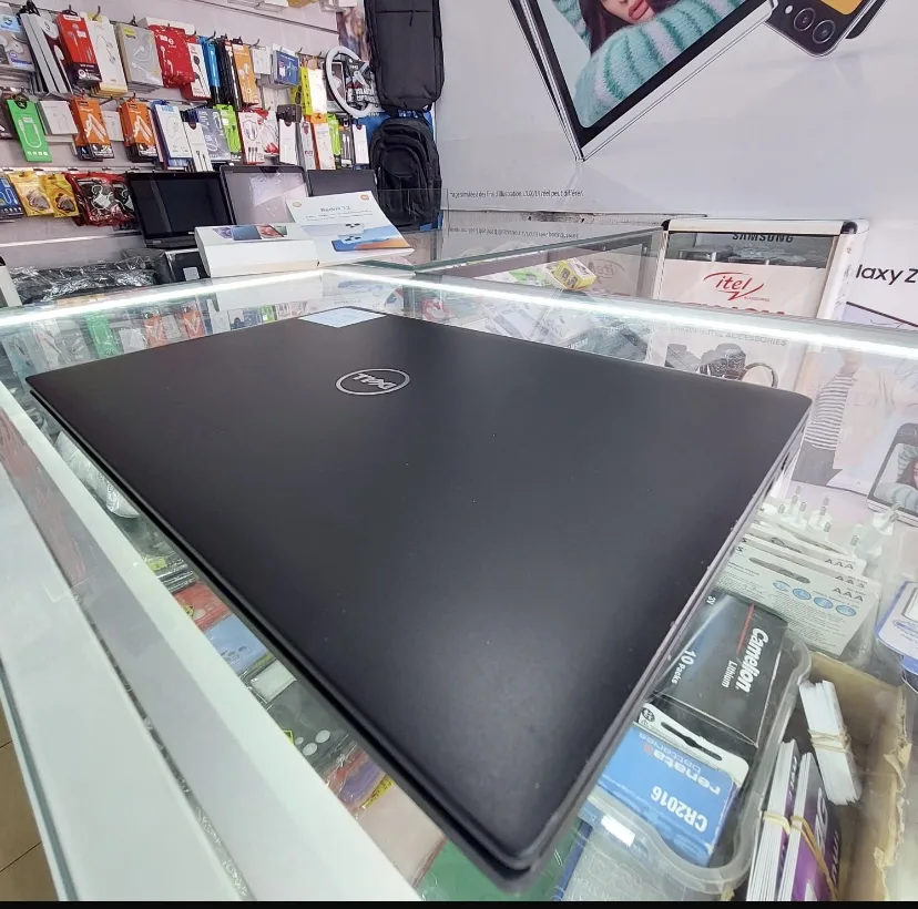 Photo 4 de Dell latitude 7480 i7(6eme géneration)