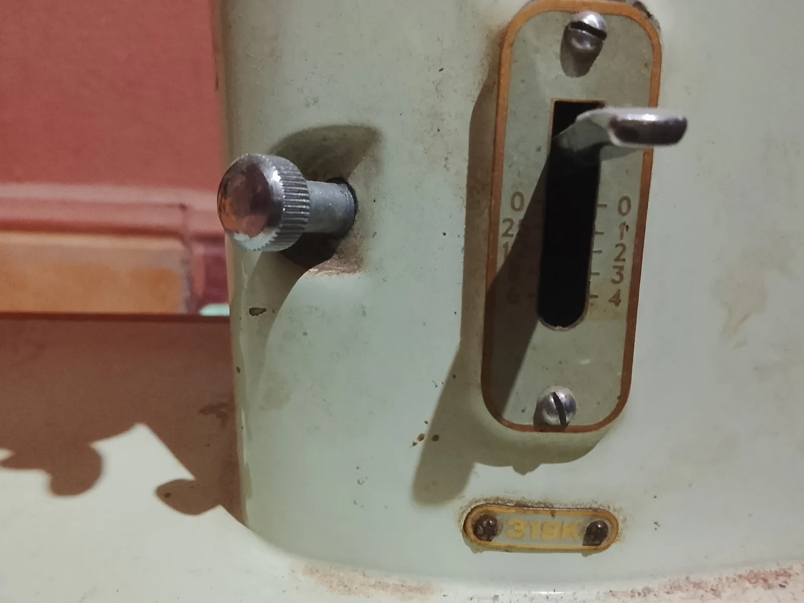Photo 3 de آلة الخياطةSinger 319K Vintageصناعة بريطانيا، حالة جيدةخدامة و