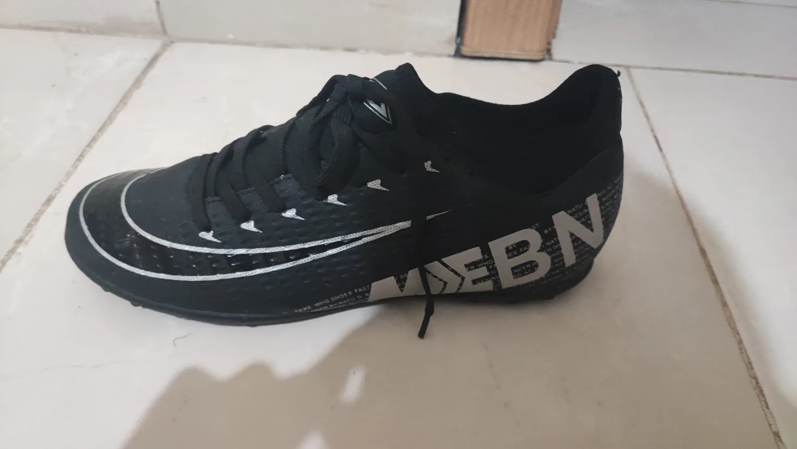 Photo 1 de Chaussures de football