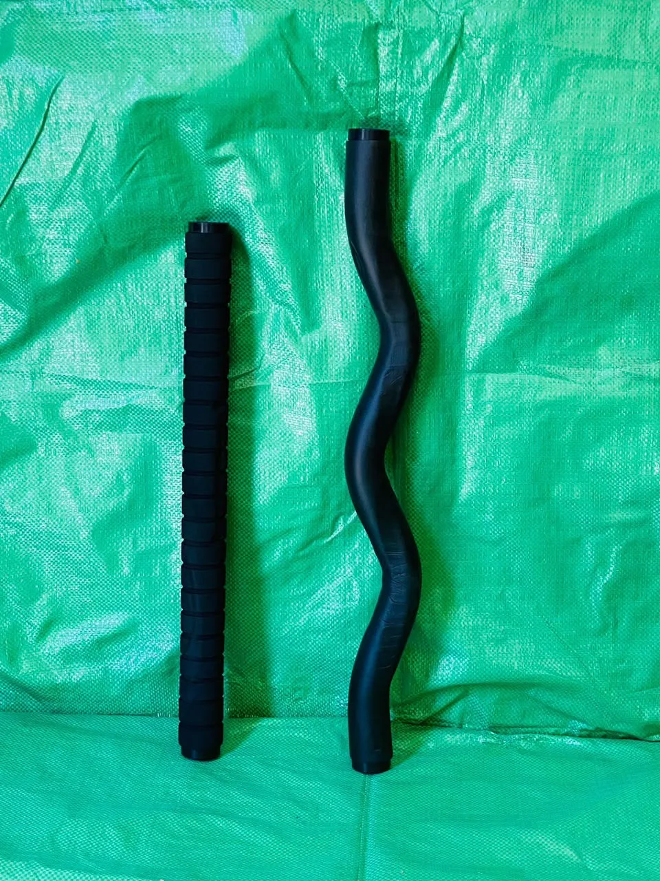 Photo 4 de 🏋️ Set de musculation complet à vendre à Taza ✅ 50 KG de disques • 6 × 5 KG • 4 × 3 KG • 4 × 2 KG5