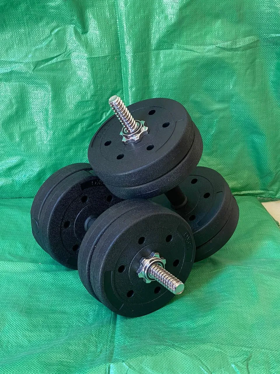 Photo 5 de 🏋️ Set de musculation complet à vendre à Taza ✅ 50 KG de disques • 6 × 5 KG • 4 × 3 KG • 4 × 2 KG5