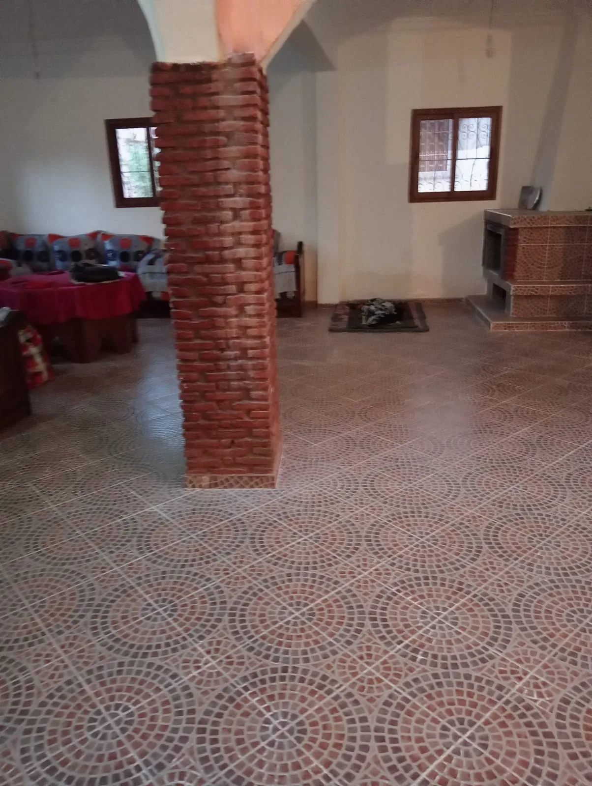 Photo 3 de À VENDRE – MAISON DE 157 m² SUR 2 ÉTAGES AVEC TERRASSE À DEMNATE