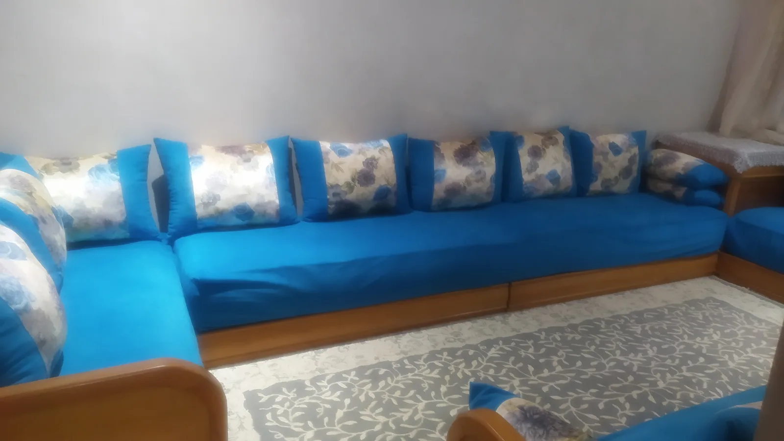 Photo 1 de صالون نقي للبيع بأمن جد مناسب